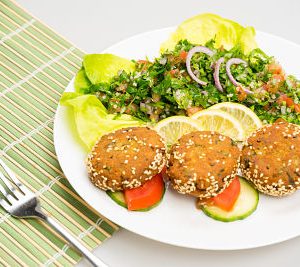Falafel cu tabbouleh – vegan