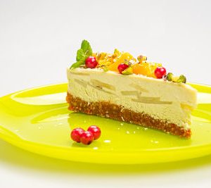 Tort pere banane si ananas – raw