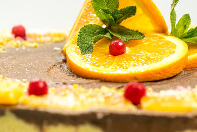 Tort portocalecaise si carob – raw