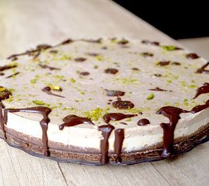 Tort ciocolată, vanilie şi caramel – raw / fără gluten