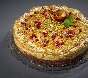 Tort-cu-mere-verzi-lime-și-matcha
