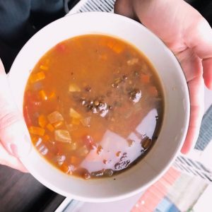 ciorba de linte neagra