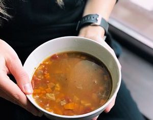 Ciorbă de fasole neagră – vegan