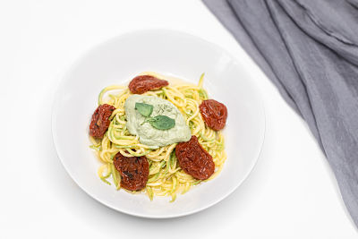 Spaghetti pesto şi roşii deshidratate – raw (5)_opt