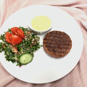 beyond cu tabbouleh si sos de mustar
