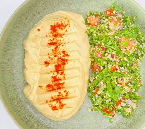 Humus cu tabbouleh