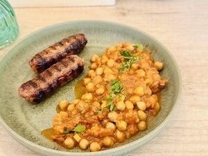 Carnaciori vegani cu naut masala