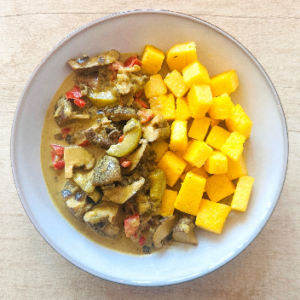 Shiitake curry cu mamaliga